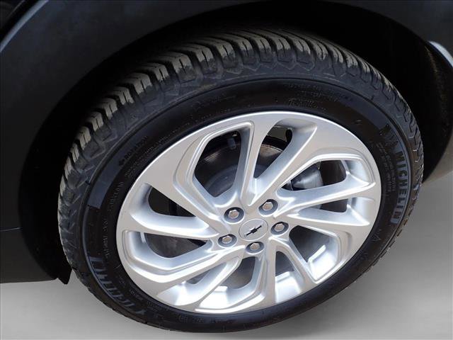 Used 2023 Chevrolet Bolt EUV LT w/ Comfort Package image 7