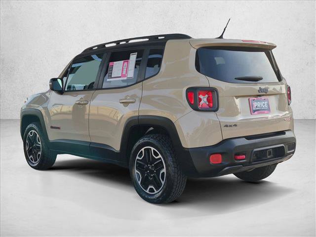 Used 2016 Jeep Renegade Trailhawk w/ Premium Trailhawk Package AWD/4WD image 4