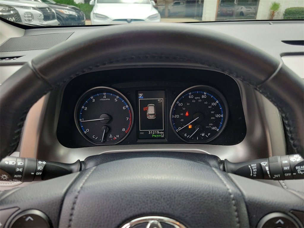 Used 2018 Toyota RAV4 XLE image 32