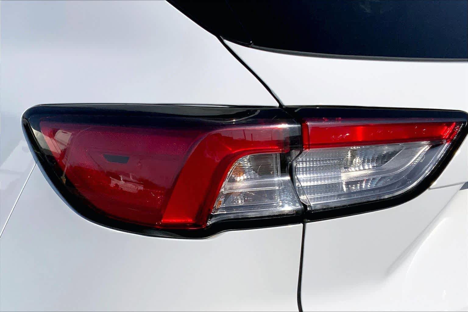 Certified 2022 Ford Escape SE w/ SE Sport Appearance Package FWD image 25