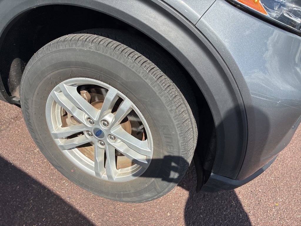 Used 2023 Ford Explorer XLT w/ Equipment Group 202A image 3