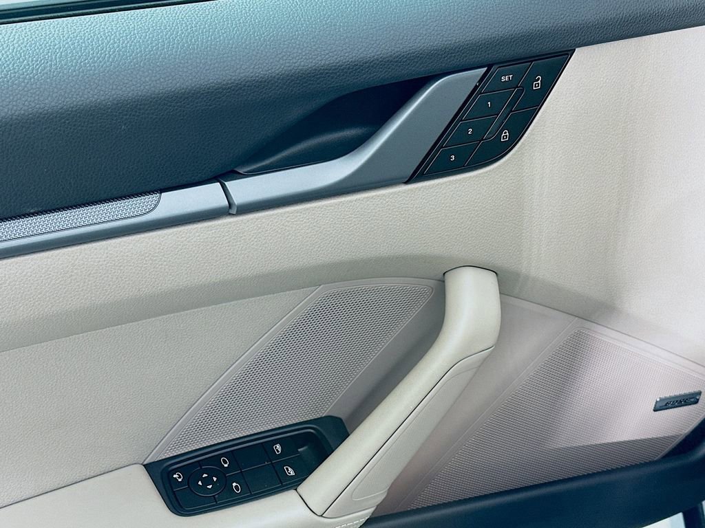 Used 2025 Porsche 911 Carrera image 19