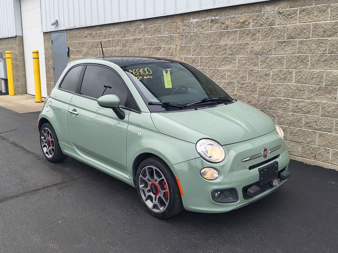 Used 2012 FIAT 500 Sport w/ Safety & Convenience Pkg FWD image 2