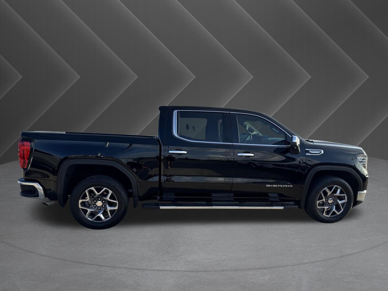 Used 2025 GMC Sierra 1500 SLT RWD image 5