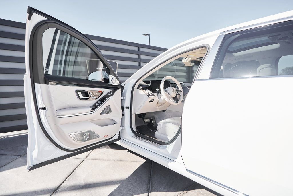 Used 2025 Mercedes-Benz Maybach S 680 4MATIC image 32