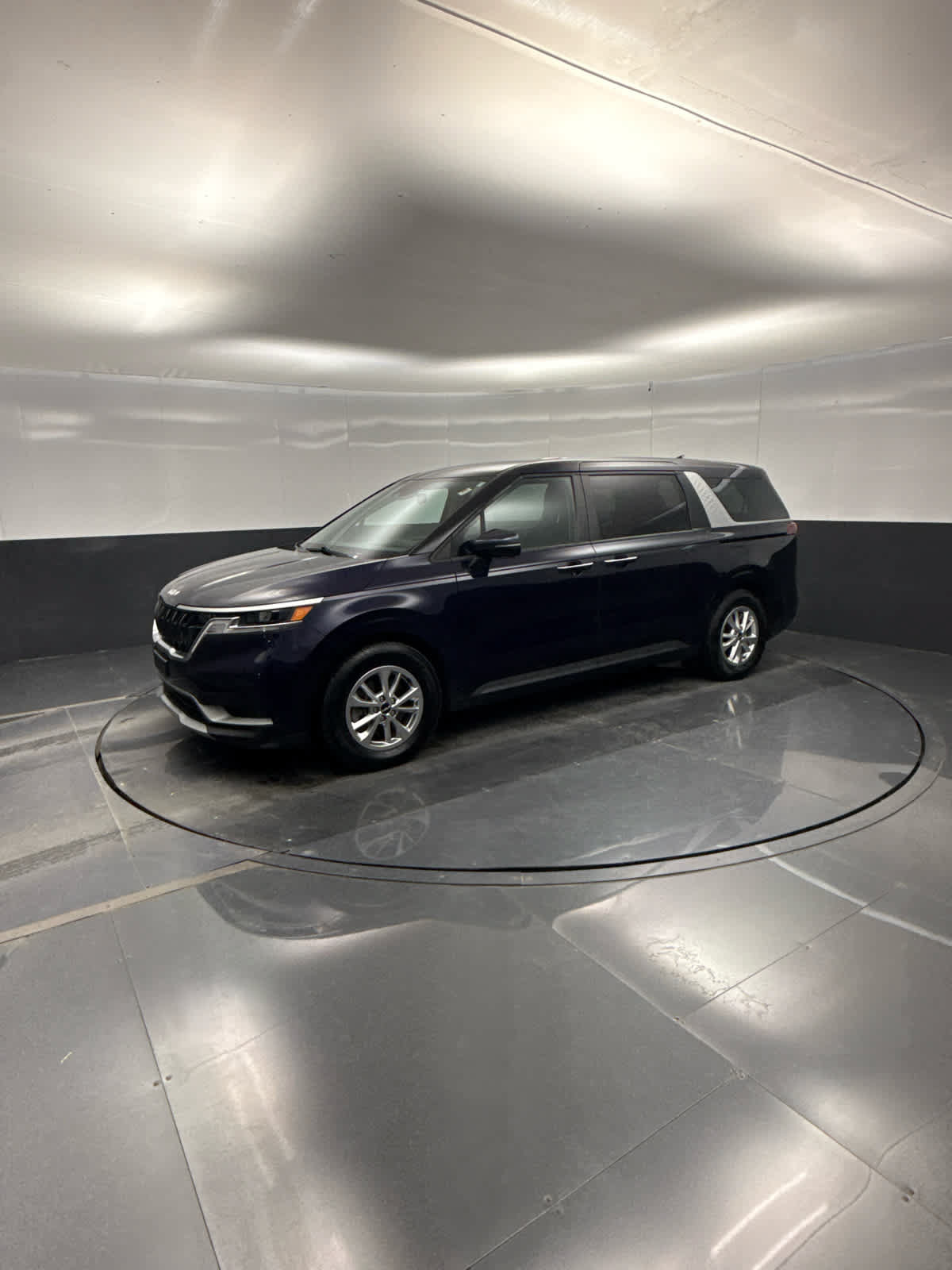 Used 2022 Kia Carnival LX FWD image 28