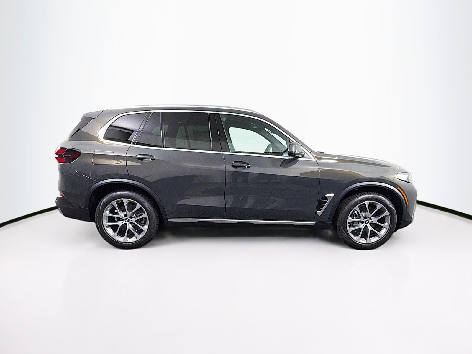 New 2026 BMW X5 xDrive40i w/ Climate Comfort Package AWD/4WD image 8