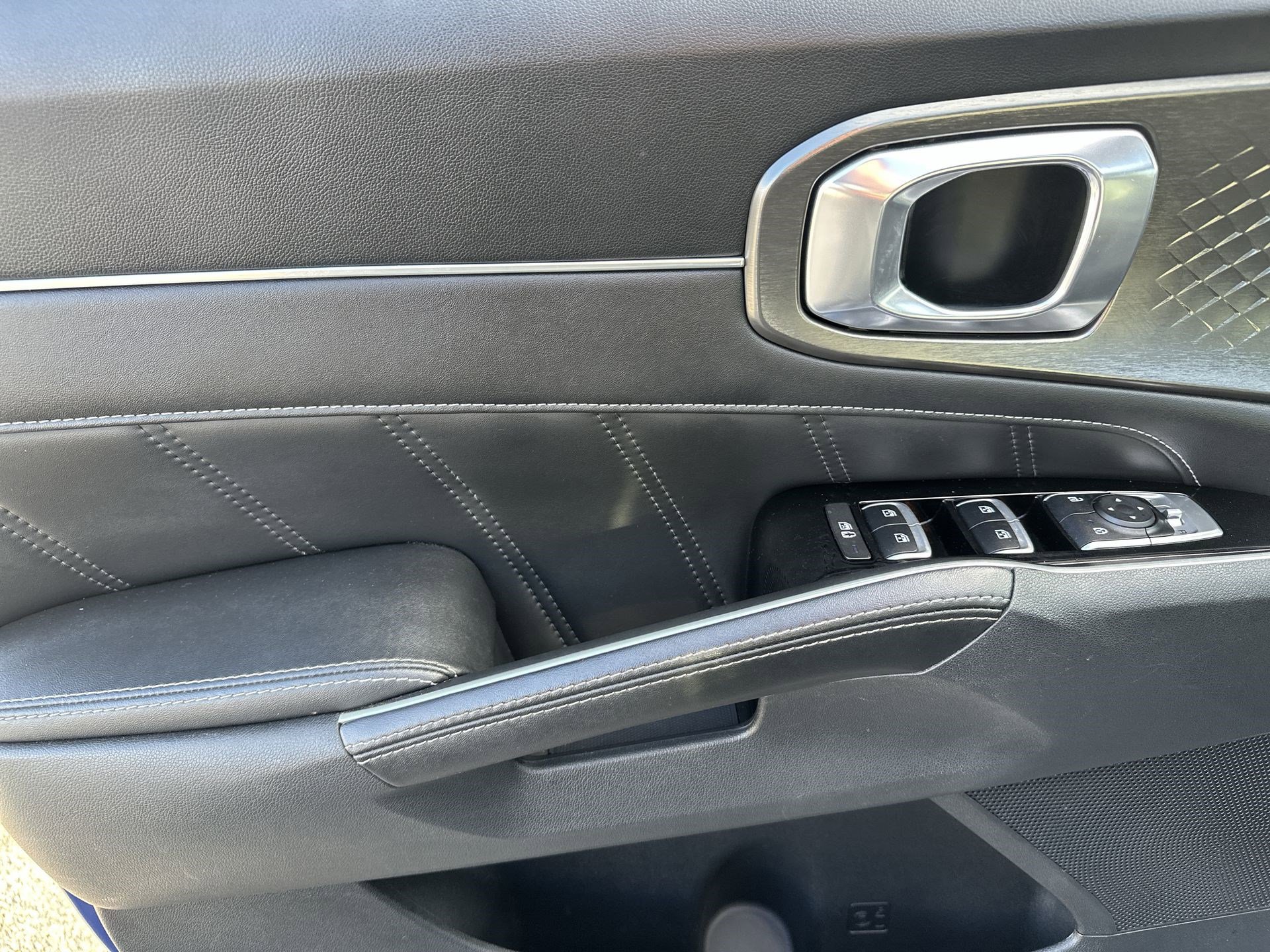 Used 2022 Kia Sorento SX image 30