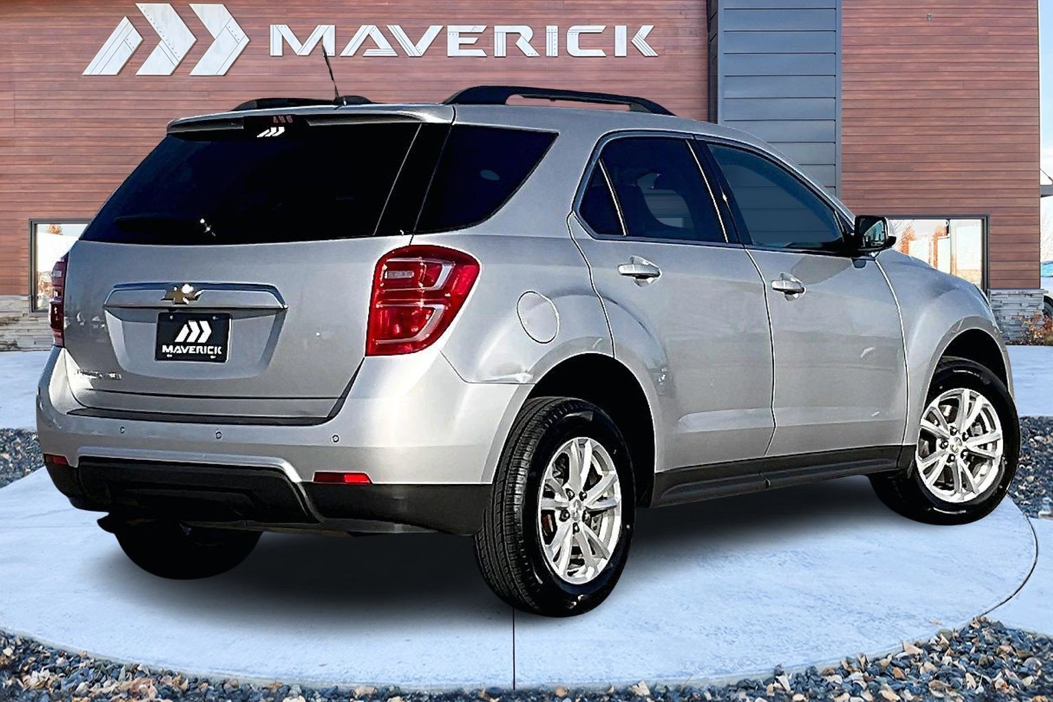 Used 2017 Chevrolet Equinox LT w/ Driver Confidence Package II image 5