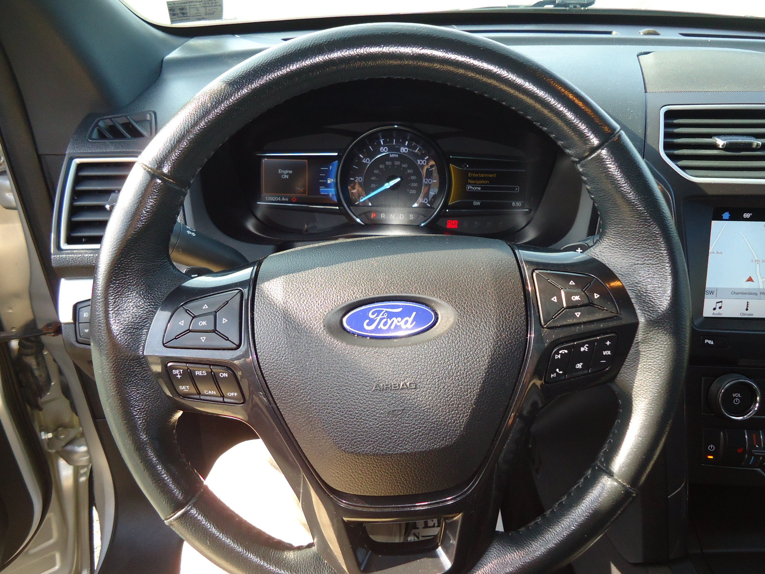 Used 2017 Ford Explorer XLT w/ Equipment Group 202A AWD/4WD image 12