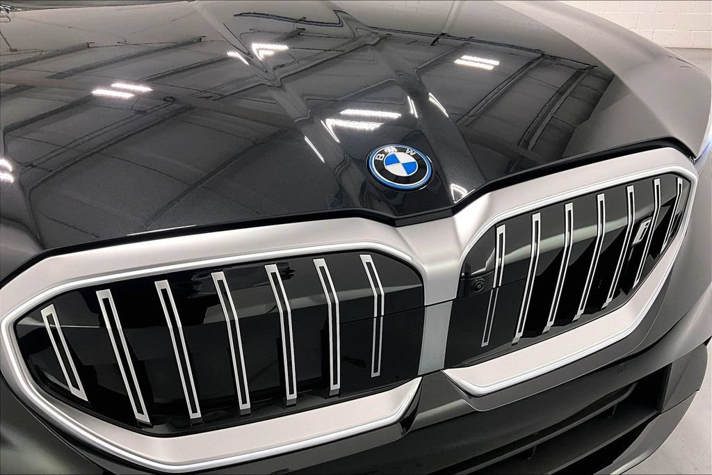 New 2026 BMW i5 eDrive40 w/ Executive Package RWD image 29