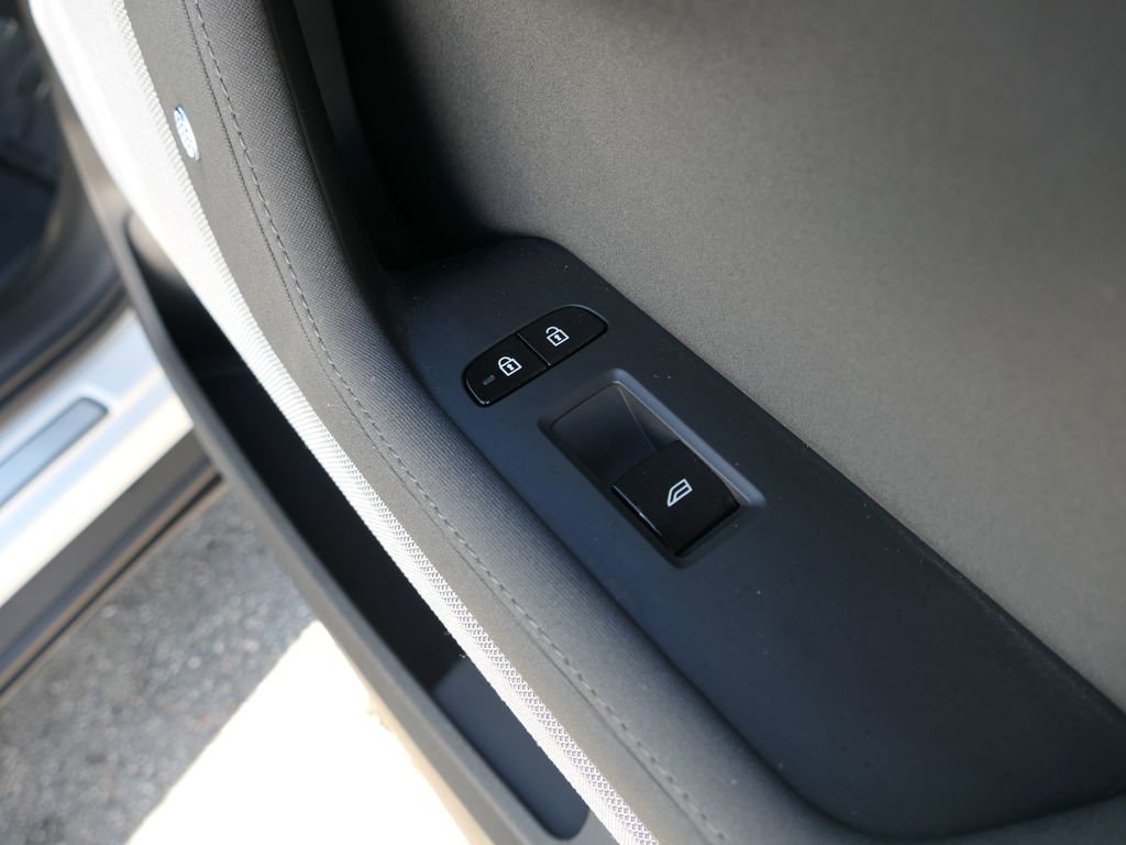 Used 2022 Polestar Polestar 2 w/ Plus Package image 21