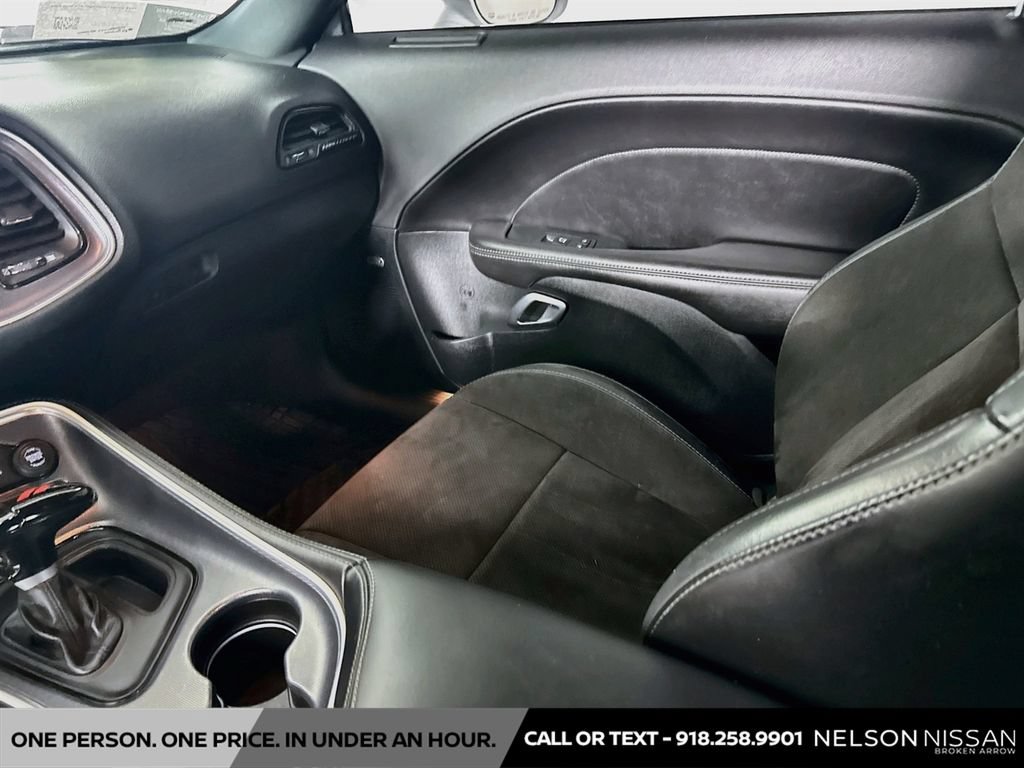 Used 2018 Dodge Challenger R/T Scat Pack w/ Leather Interior Group RWD image 23