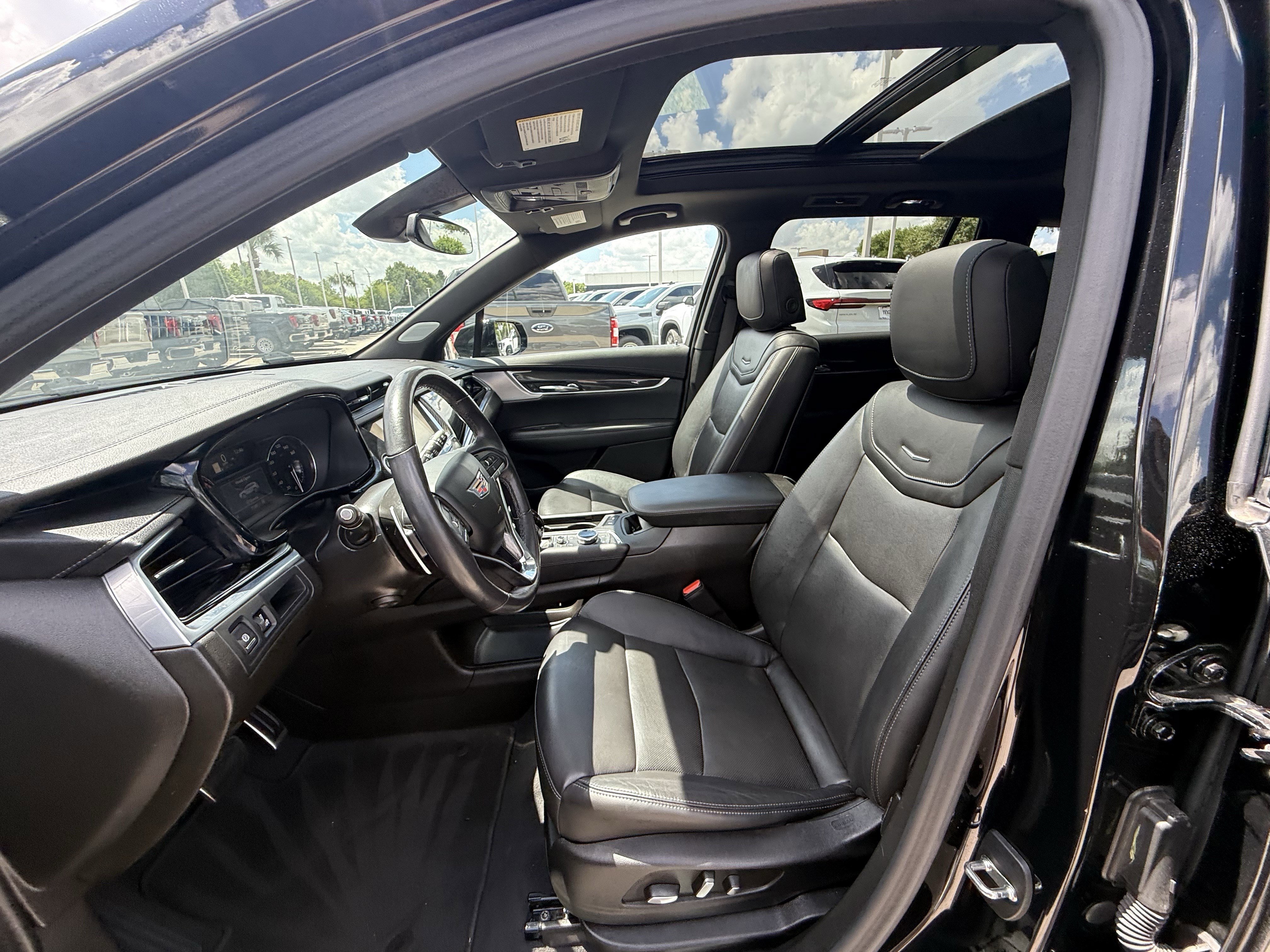 Used 2023 Cadillac XT6 Sport AWD/4WD image 29