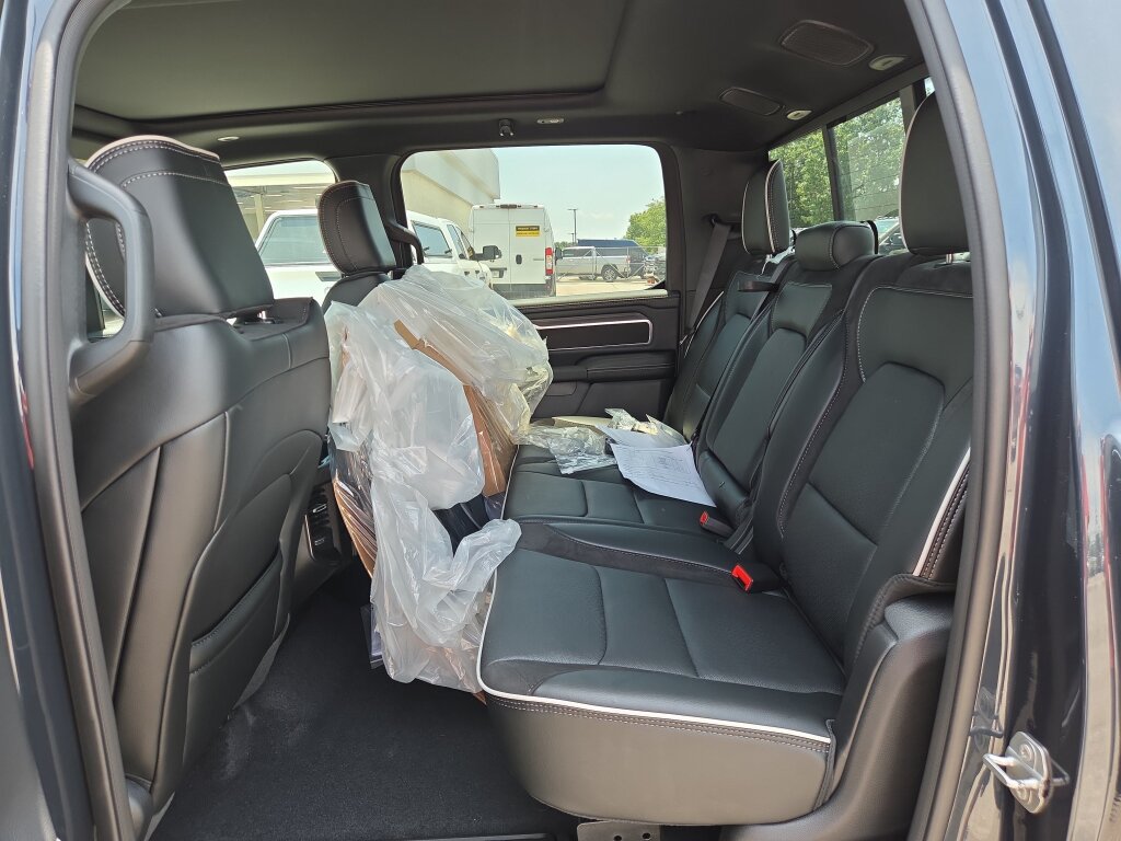 New 2026 RAM 1500 Laramie w/ Laramie Southwest Edition AWD/4WD image 7