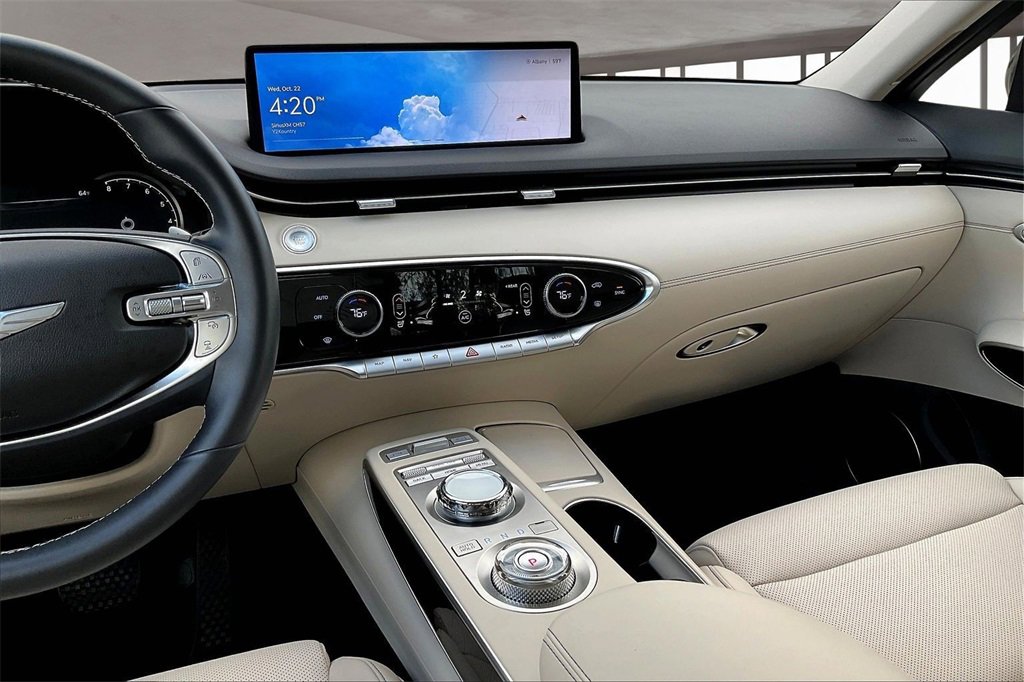 Used 2025 Genesis GV70 2.5T image 9