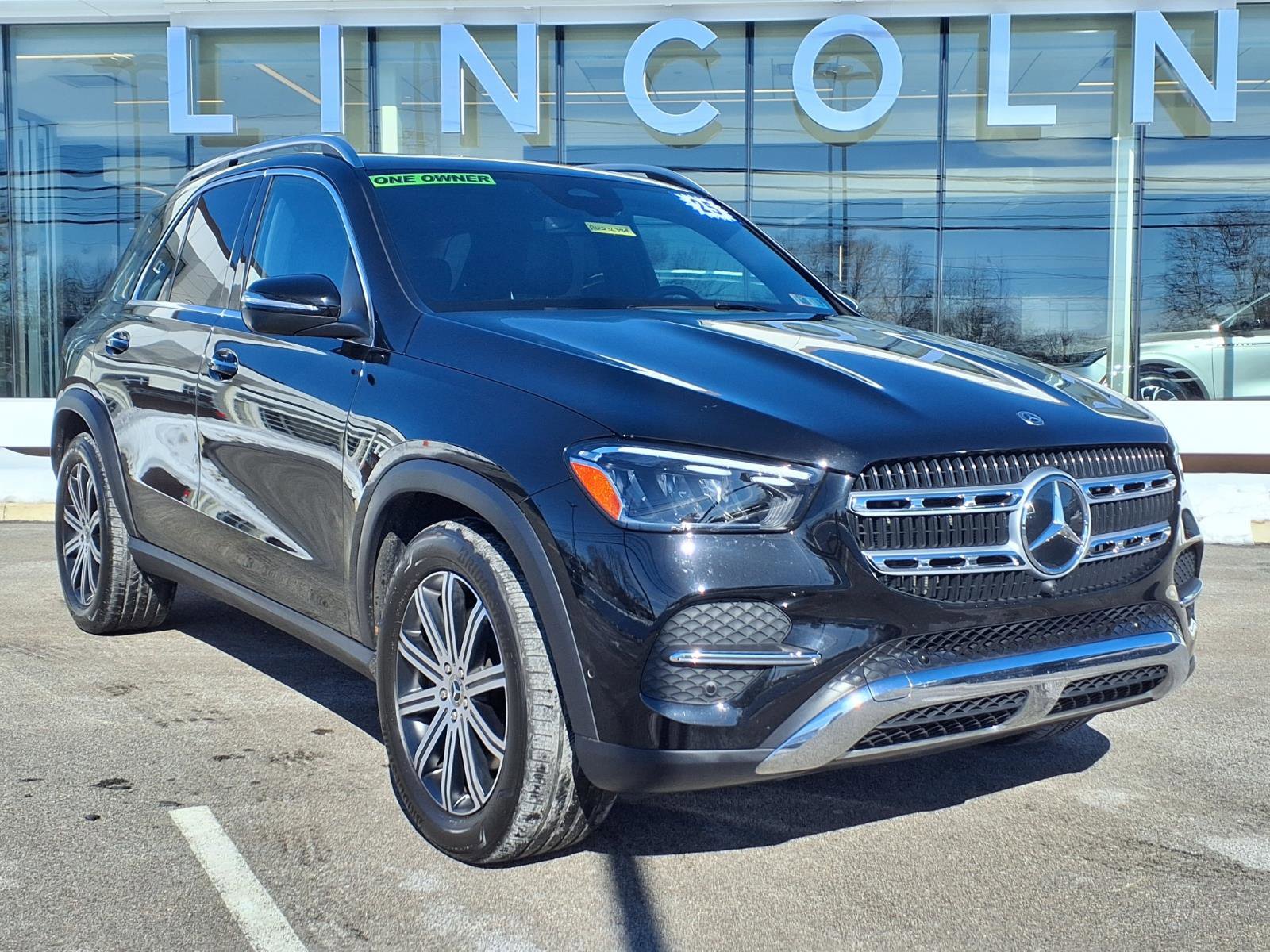 Used 2025 Mercedes-Benz GLE 450e BASE 4MATIC image 2