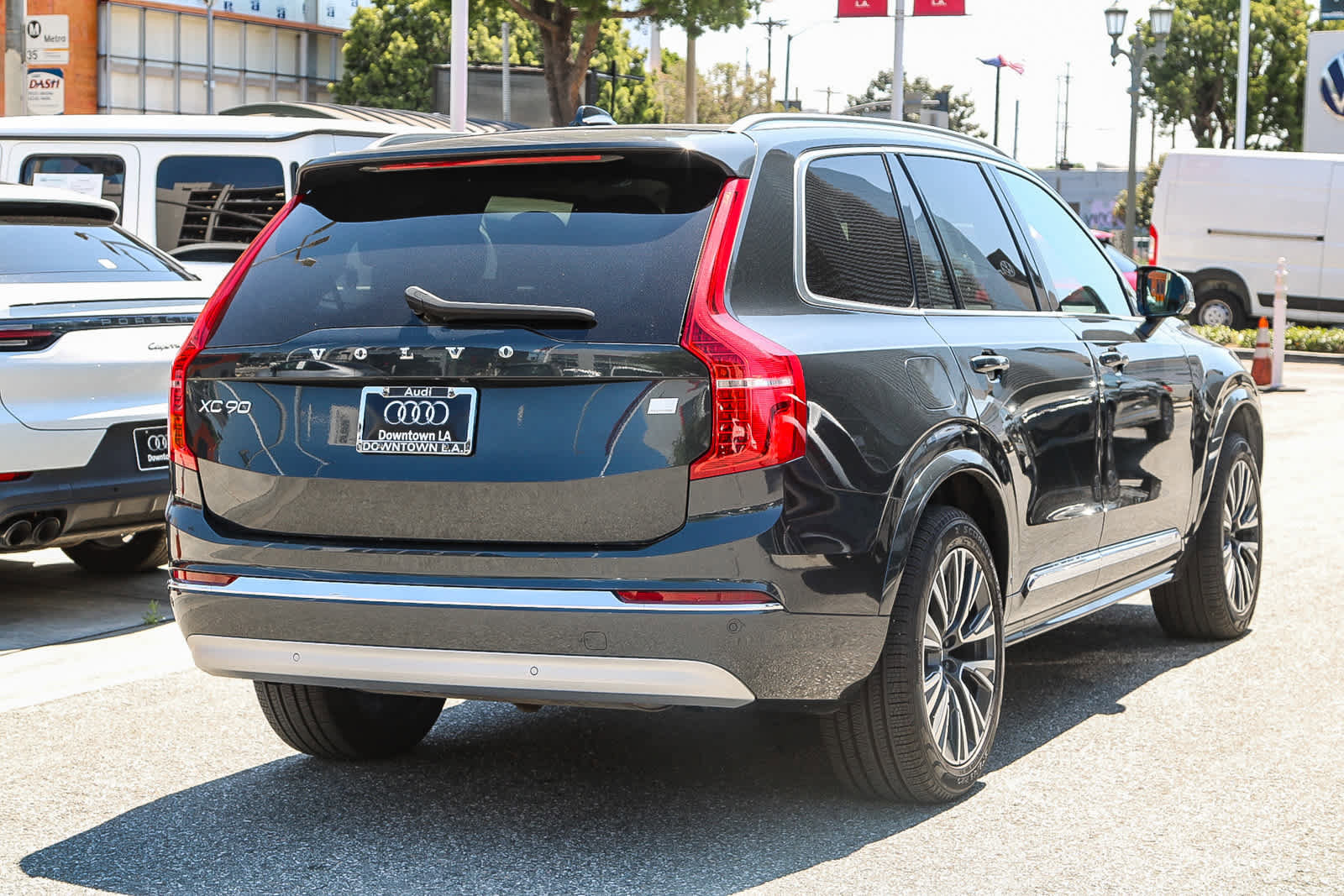 Used 2022 Volvo XC90 T8 Inscription Expression w/ Advanced Package image 6