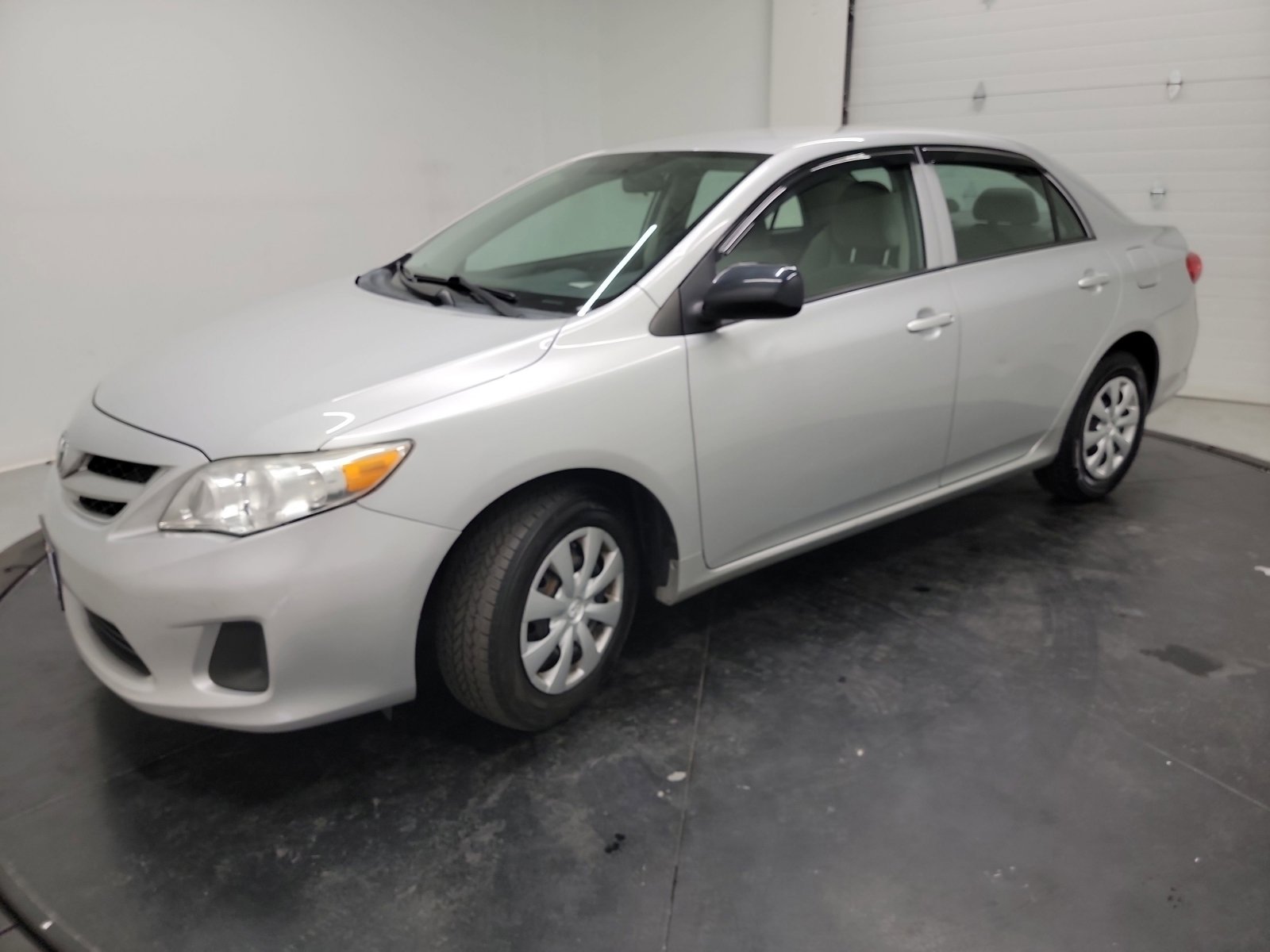 Used 2013 Toyota Corolla L FWD image 3