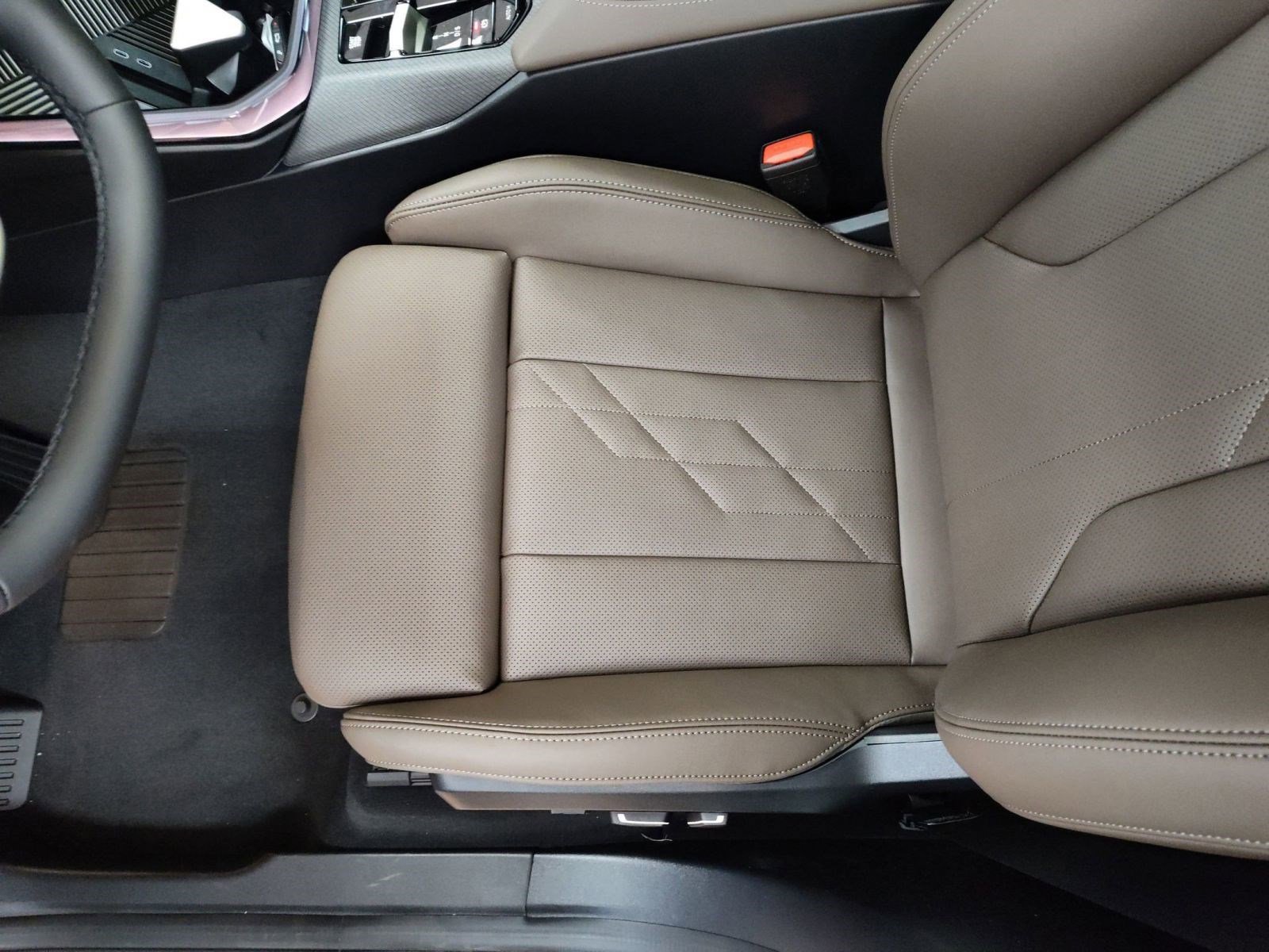 Used 2025 BMW X3 xDrive30i w/ Convenience Package image 13