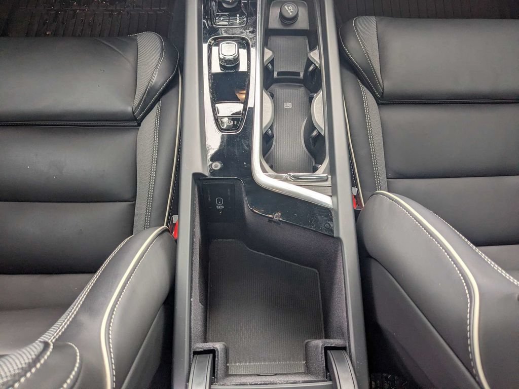 Certified 2024 Volvo S60 B5 Plus w/ Climate Package FWD image 24