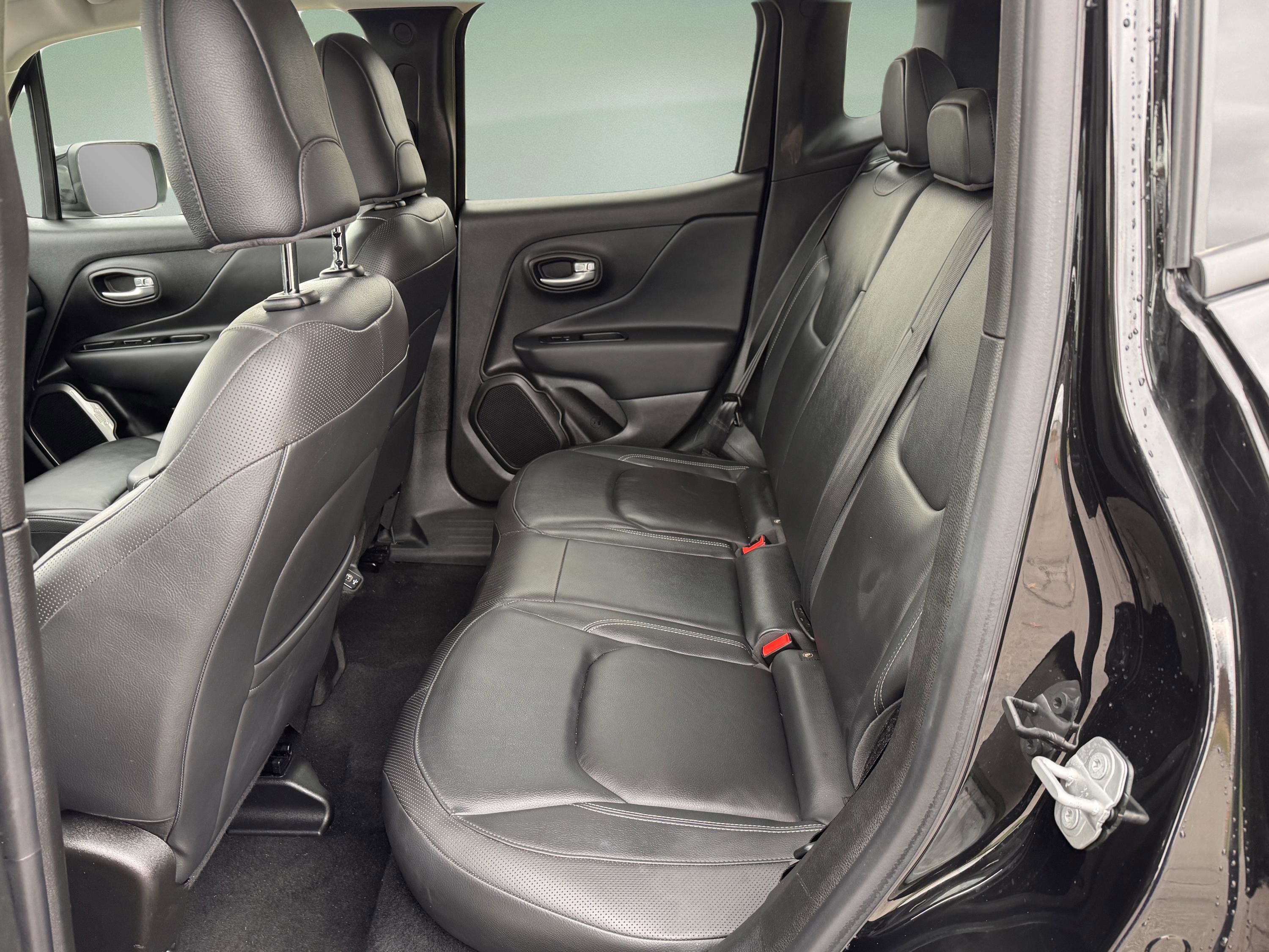 Used 2023 Jeep Renegade Limited image 25