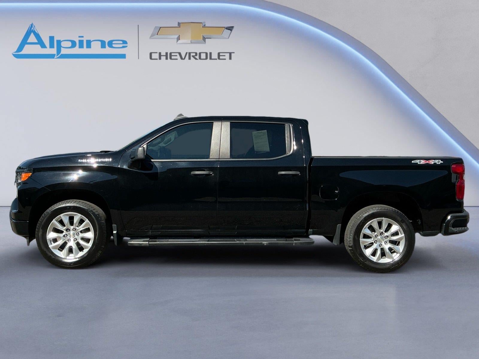 Used 2024 Chevrolet Silverado 1500 Custom AWD/4WD image 2