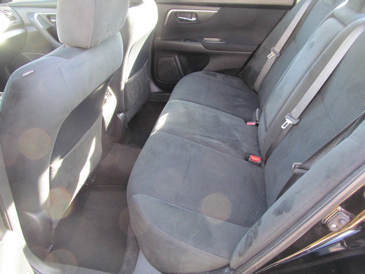 Used 2015 Nissan Altima 2.5 SV w/ Convenience Package FWD image 16