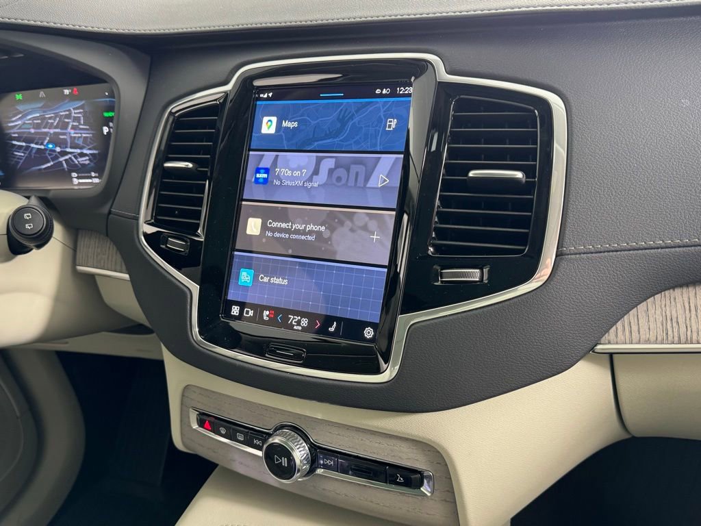 New 2025 Volvo XC90 B6 Plus w/ Protection Package Premier image 9