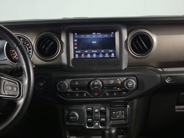 Used 2018 Jeep Wrangler Unlimited Sport S AWD/4WD image 22