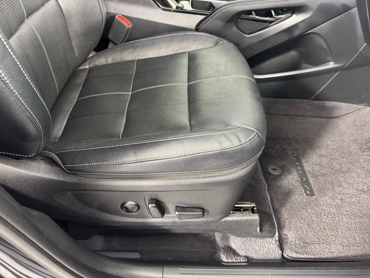 Used 2024 Kia Telluride EX image 36