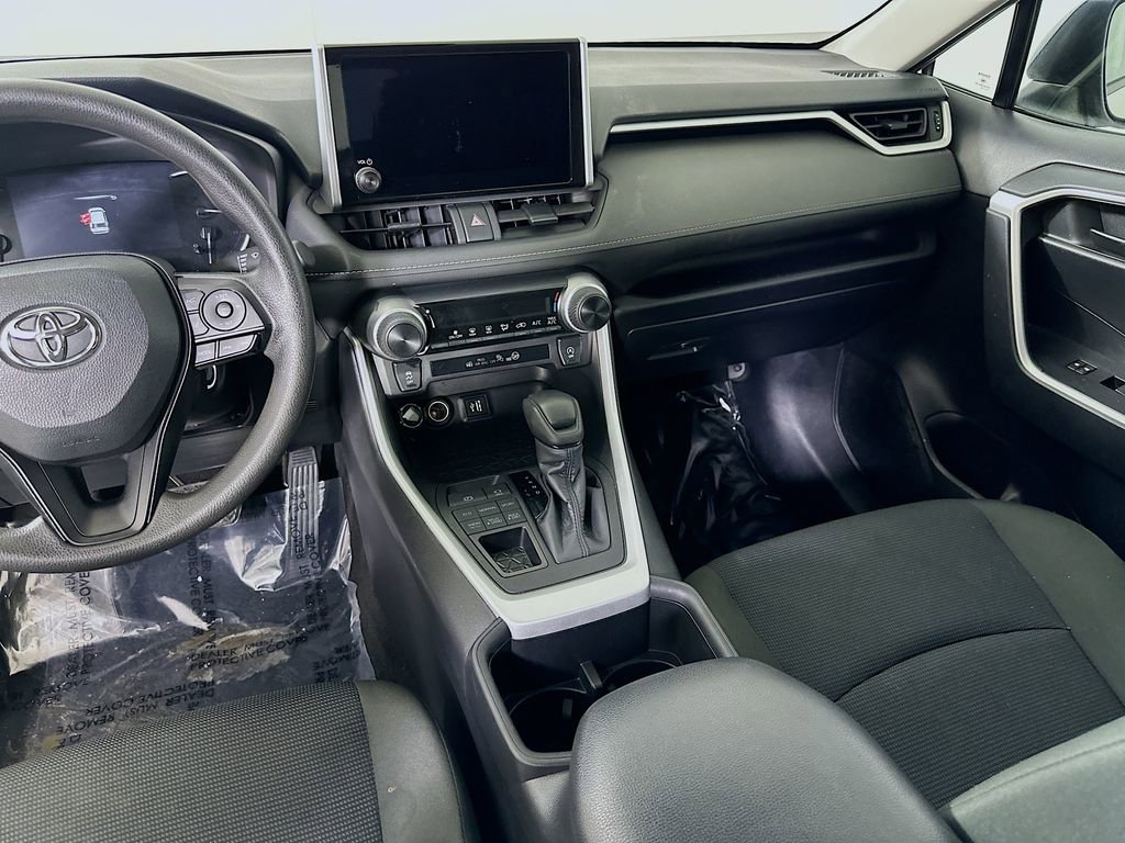 Used 2024 Toyota RAV4 LE image 17