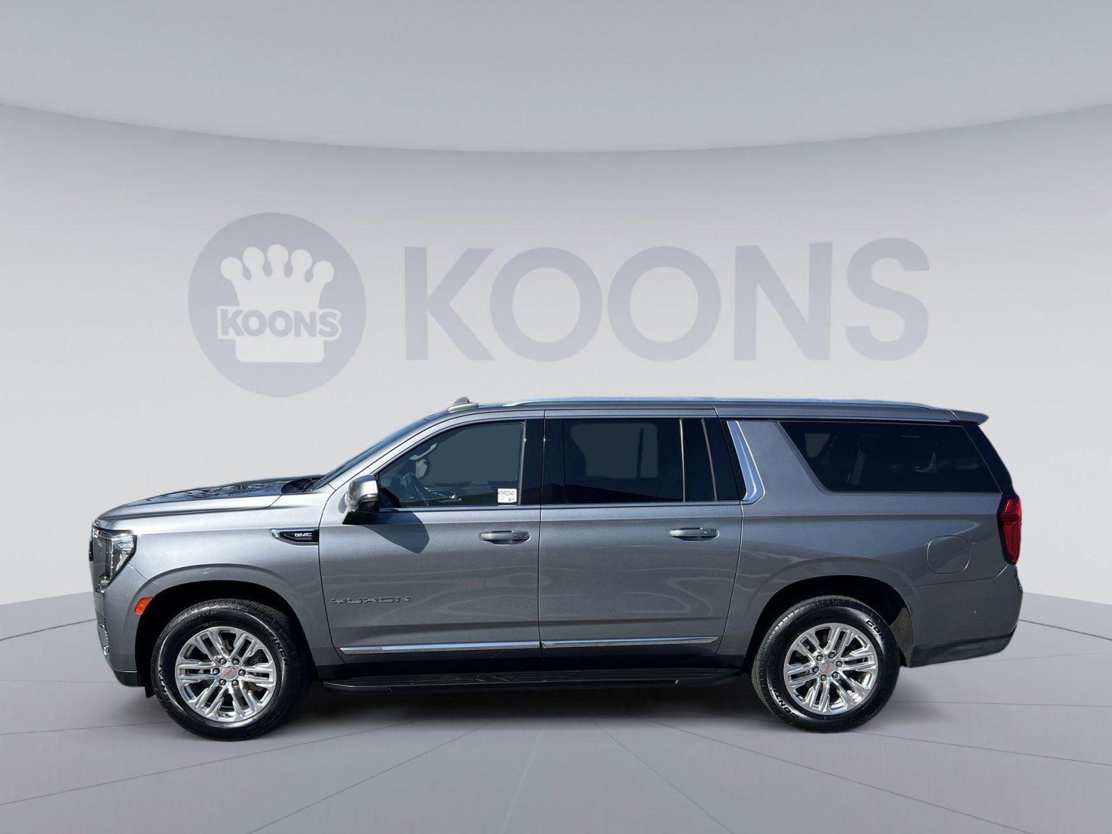 Used 2022 GMC Yukon XL SLT w/ SLT Premium Package image 13