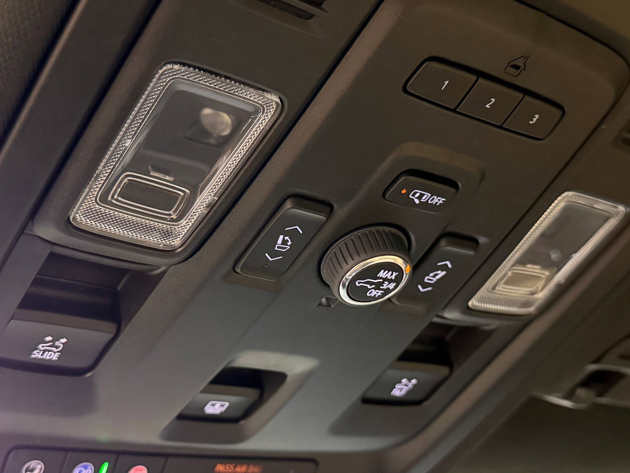 Used 2023 Cadillac Escalade Premium Luxury image 40