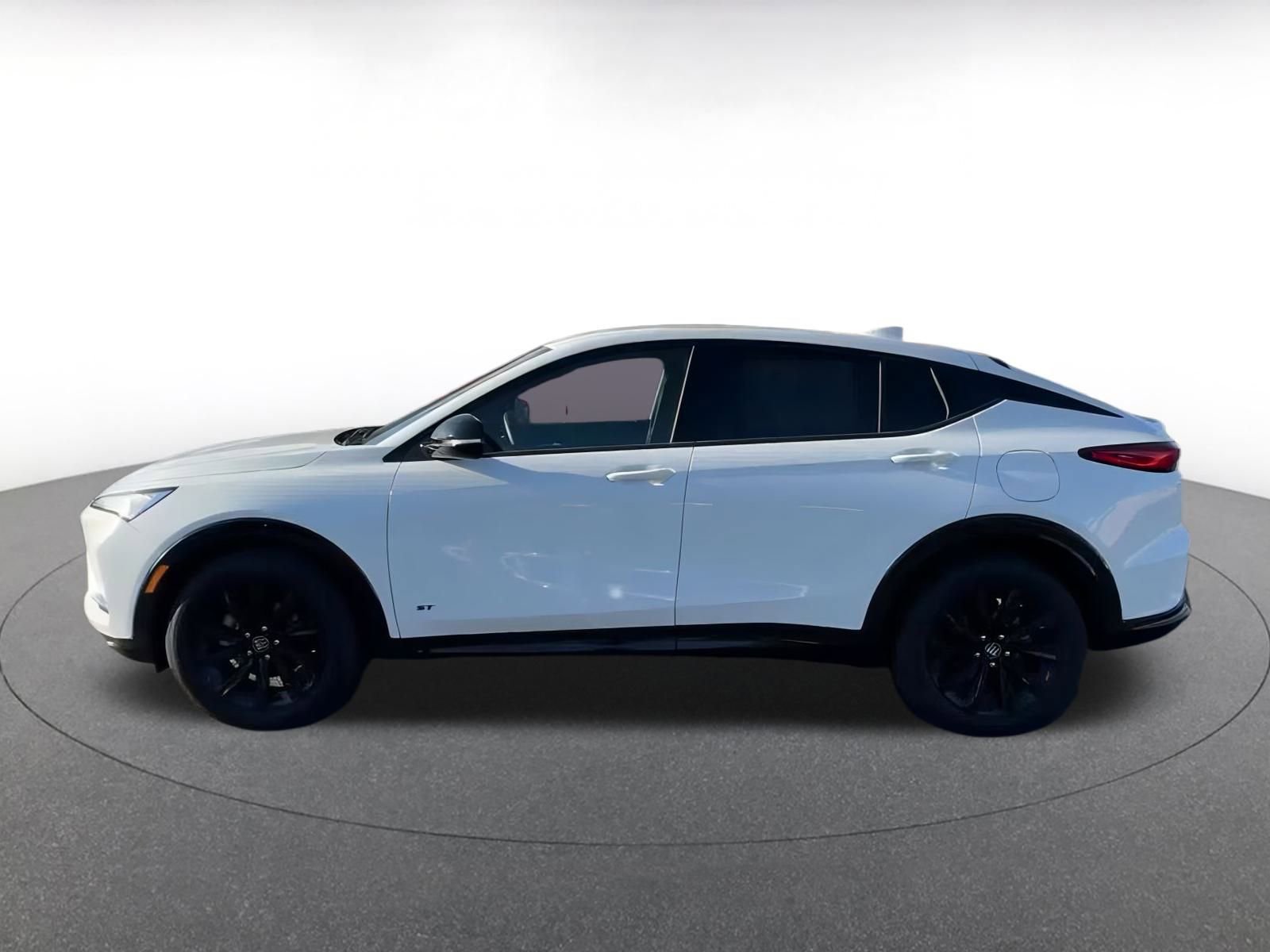 Used 2025 Buick Envista Sport Touring image 8