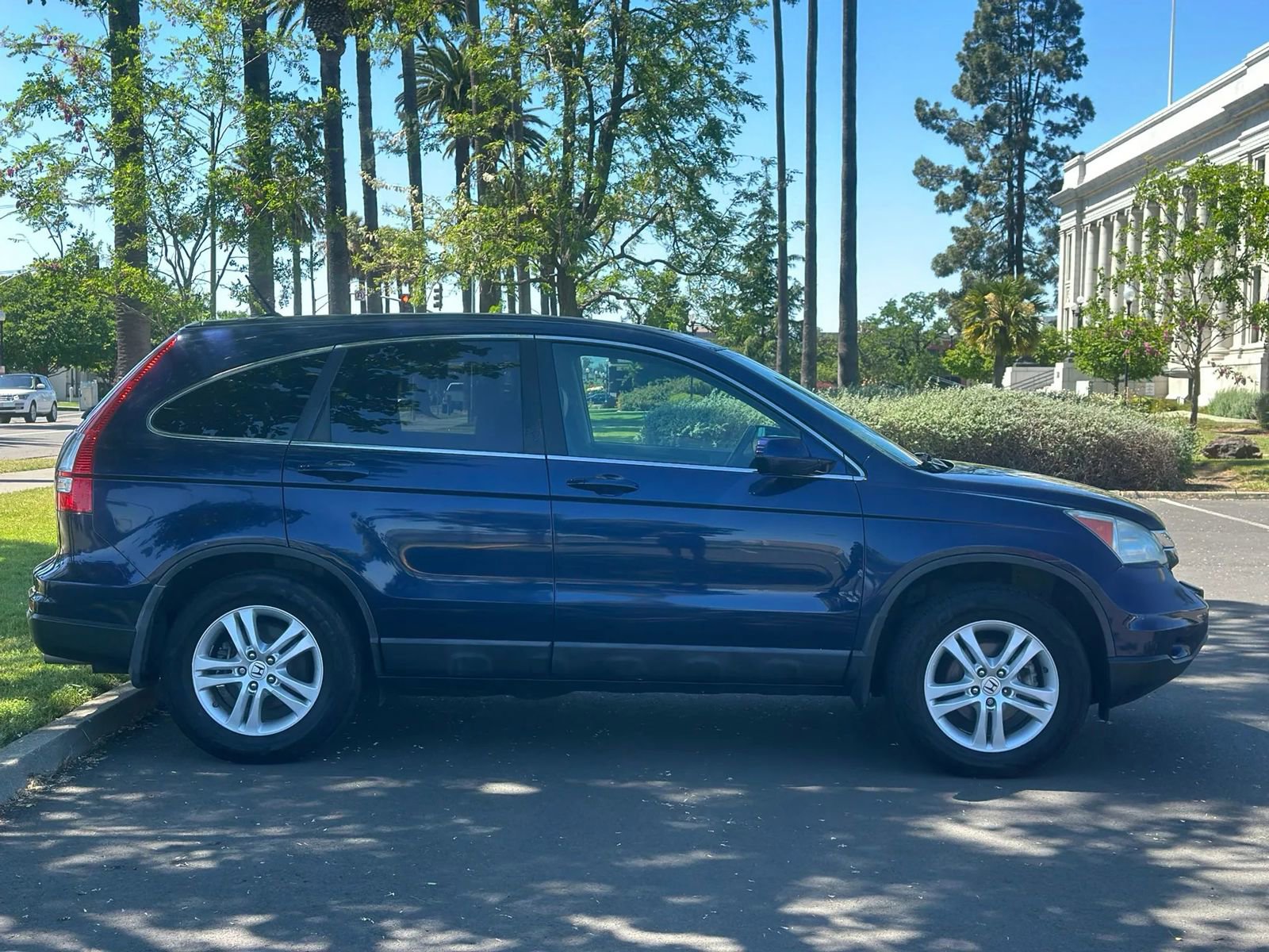 Used 2010 Honda CR-V EX-L image 5