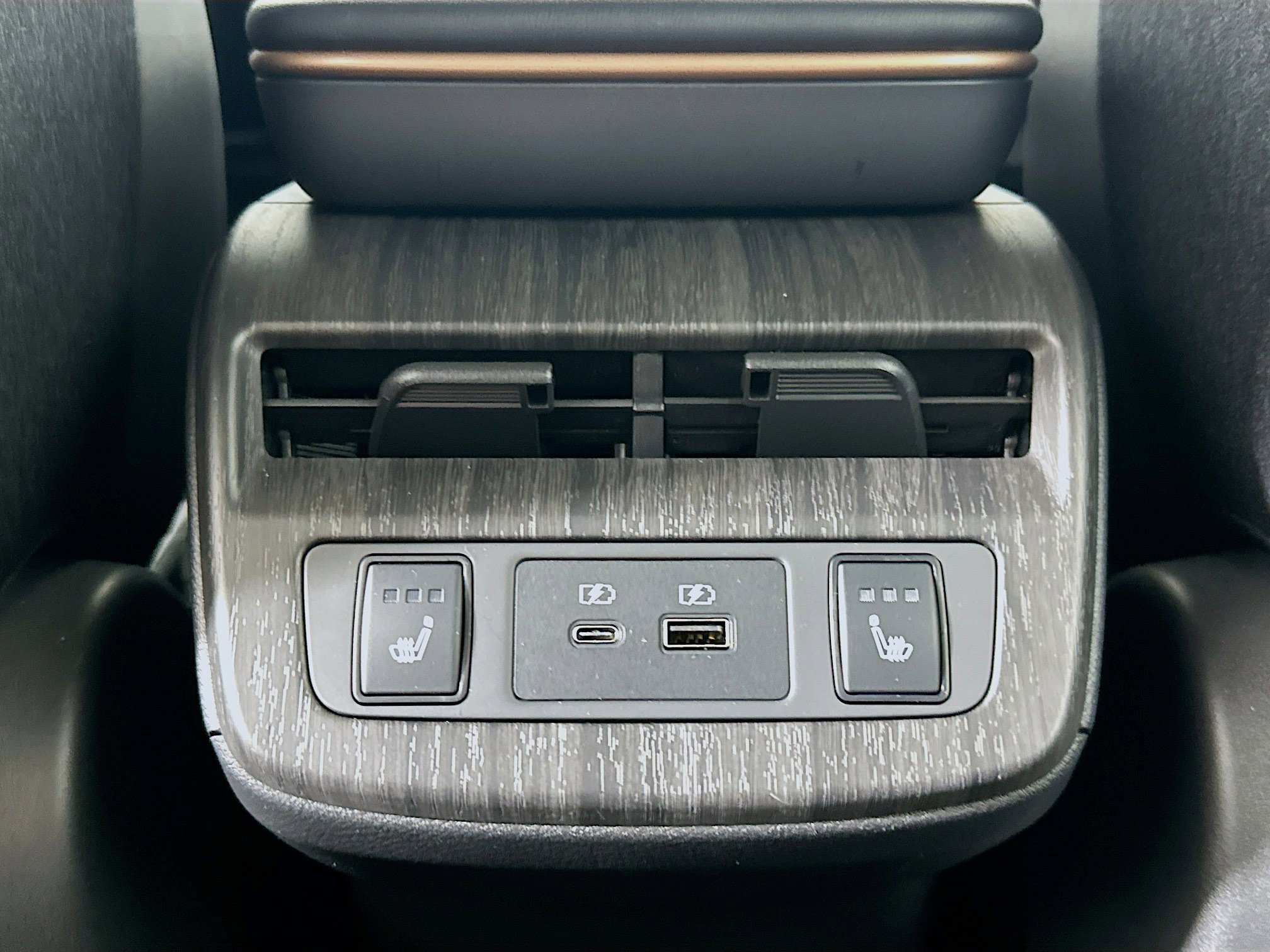 Used 2023 Nissan Ariya FWD image 27