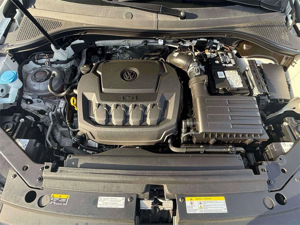 Certified 2024 Volkswagen Tiguan SE R-Line image 26
