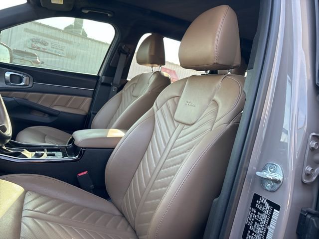 Used 2024 Kia Sorento SX Prestige w/ Olive Brown Leather Package image 9