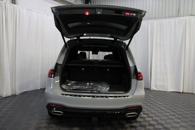 New 2026 Mercedes-Benz GLS 580 4MATIC image 7