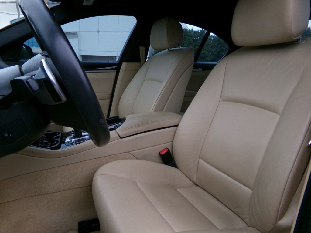 Used 2013 BMW 535i Sedan image 12
