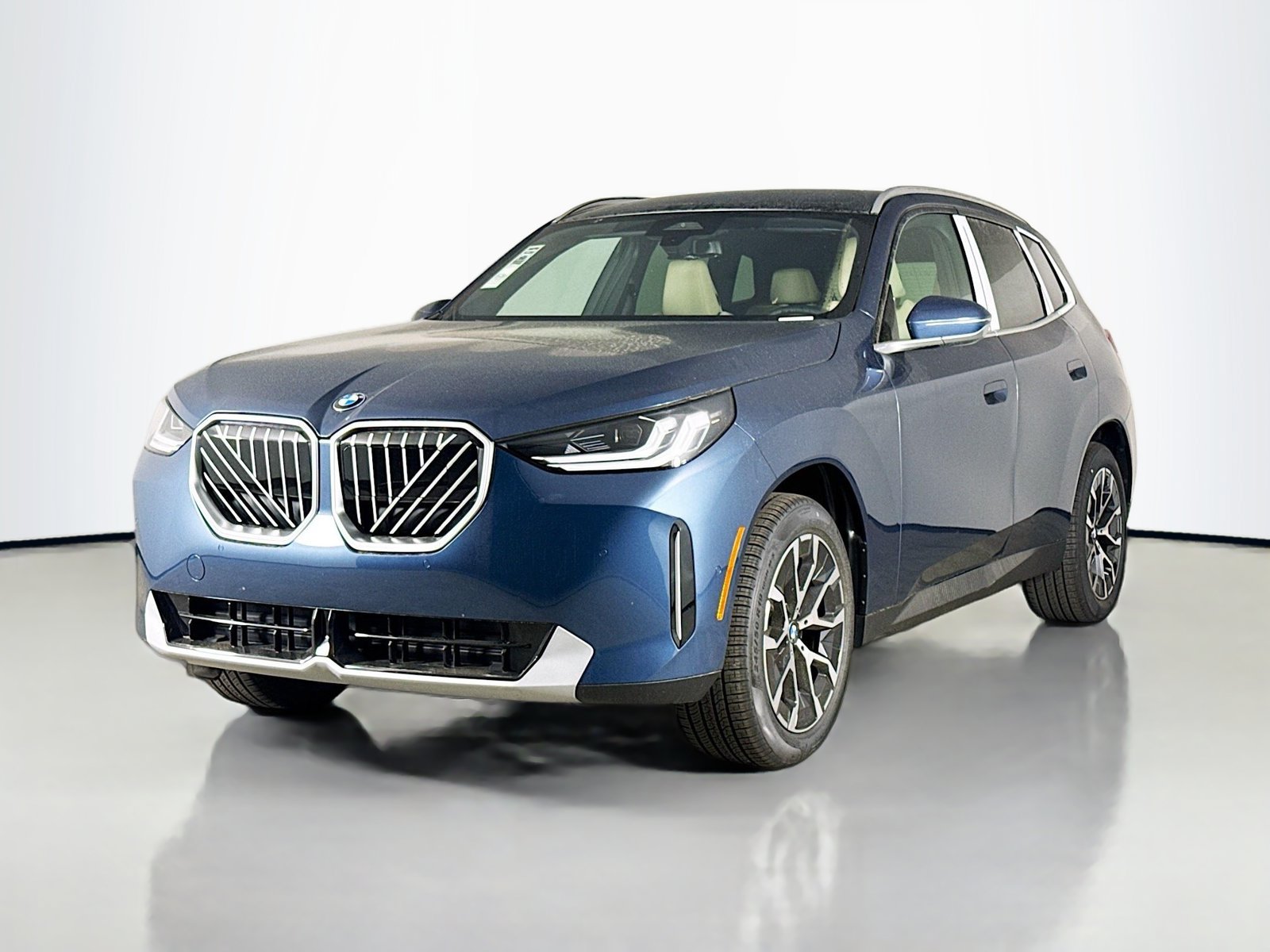 Used 2026 BMW X3 xDrive30i w/ Convenience Package AWD/4WD image 3