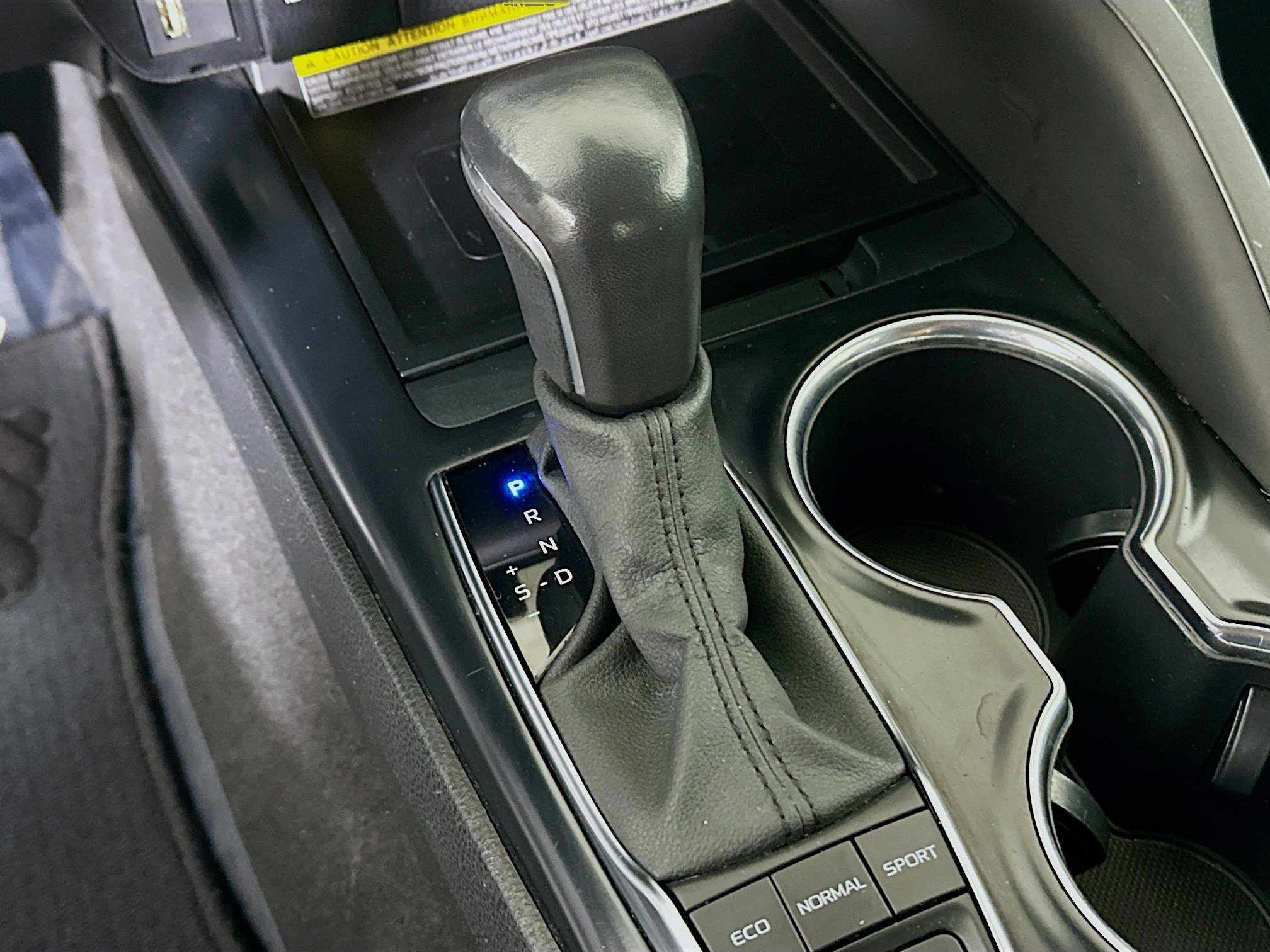 Used 2020 Toyota Camry XSE FWD image 21