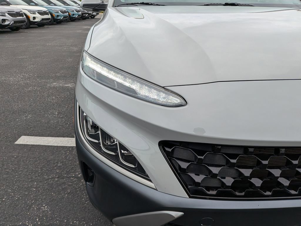 Used 2022 Hyundai Kona Limited FWD image 10