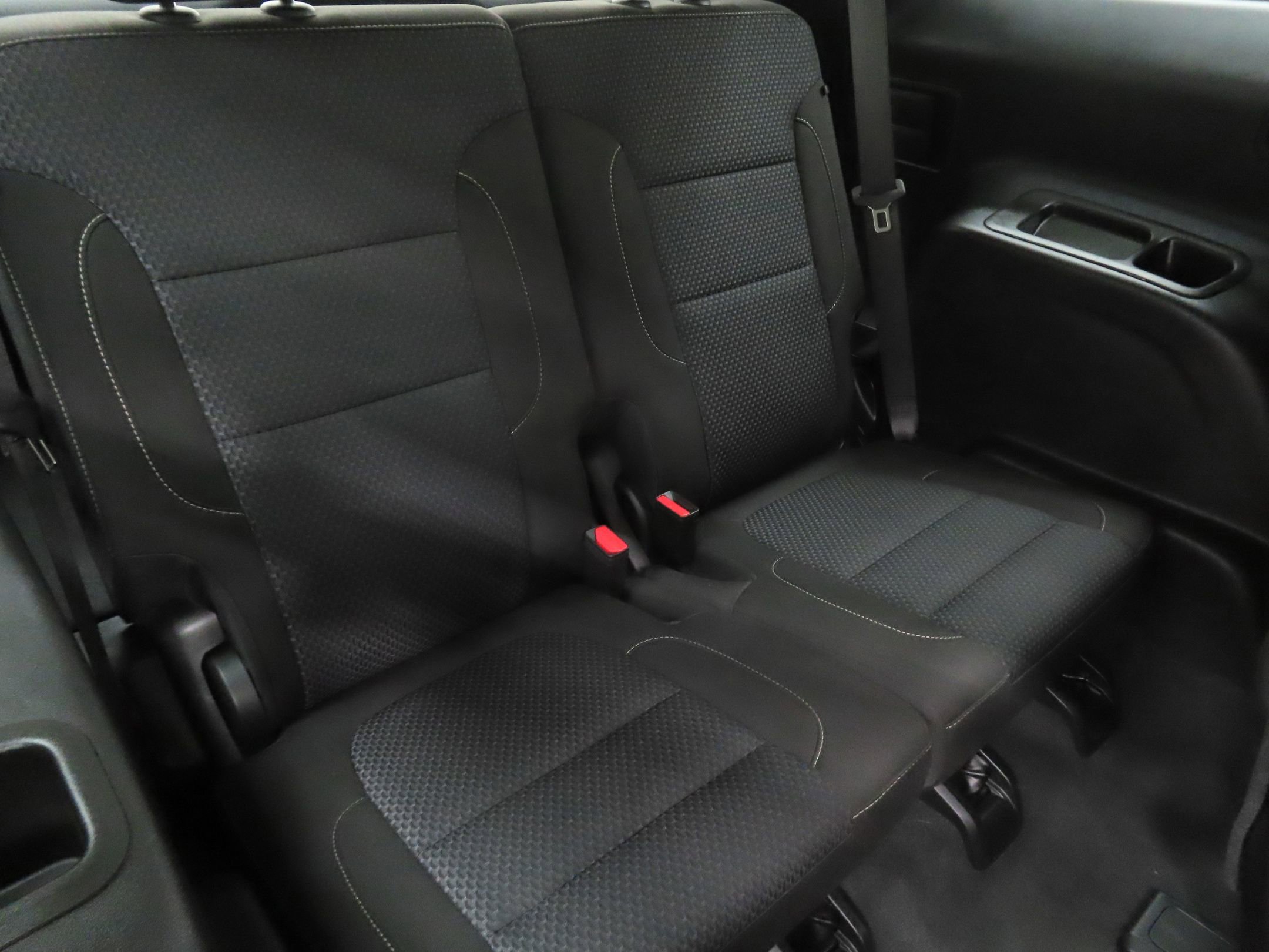 Used 2023 GMC Acadia SLE w/ Driver Convenience Package image 23