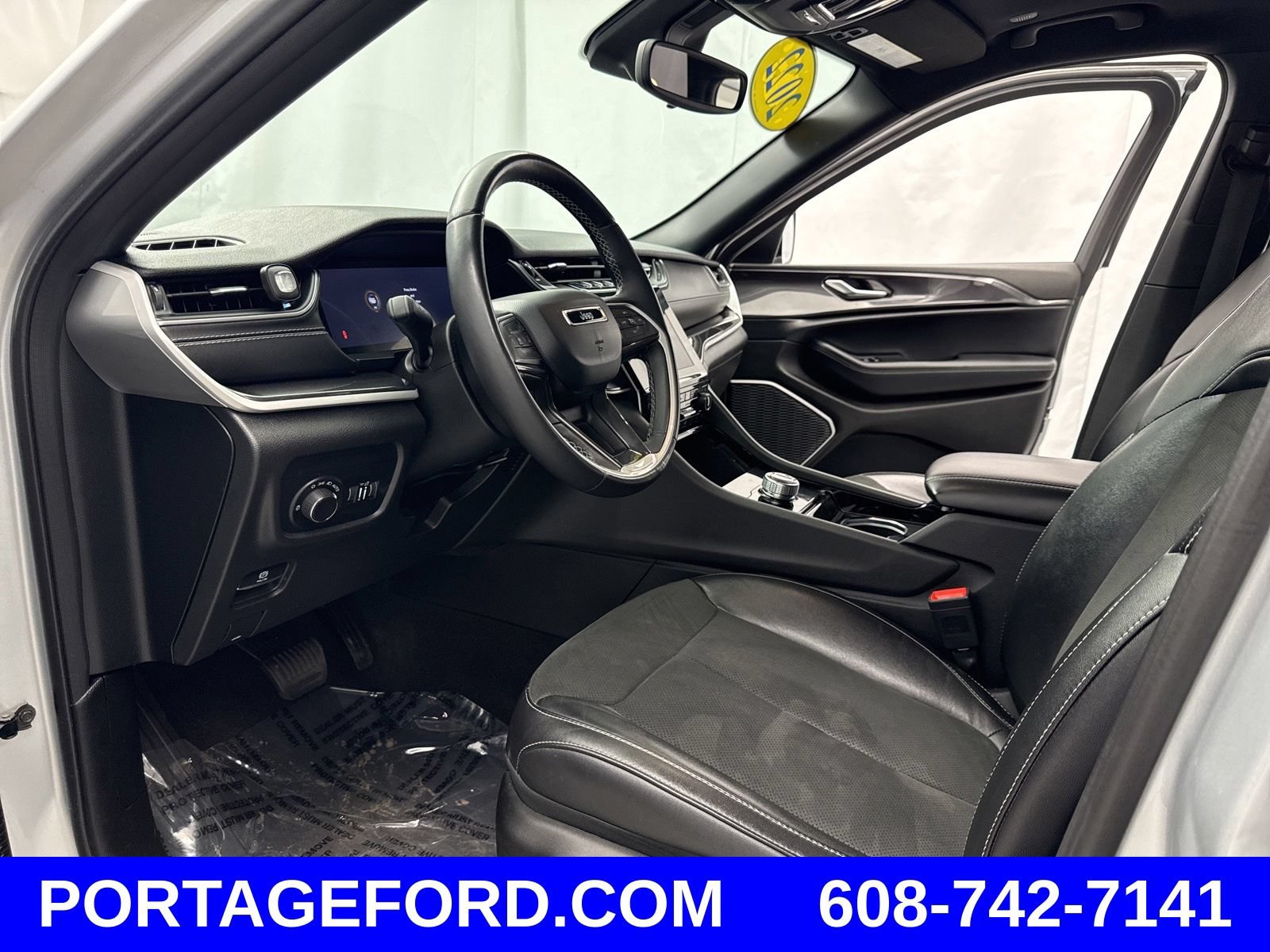 Used 2022 Jeep Grand Cherokee L Laredo AWD/4WD image 8
