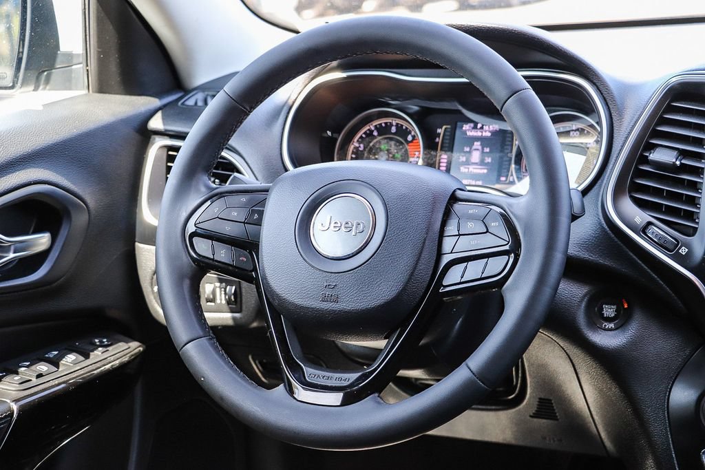 Used 2020 Jeep Cherokee Latitude Plus FWD image 19