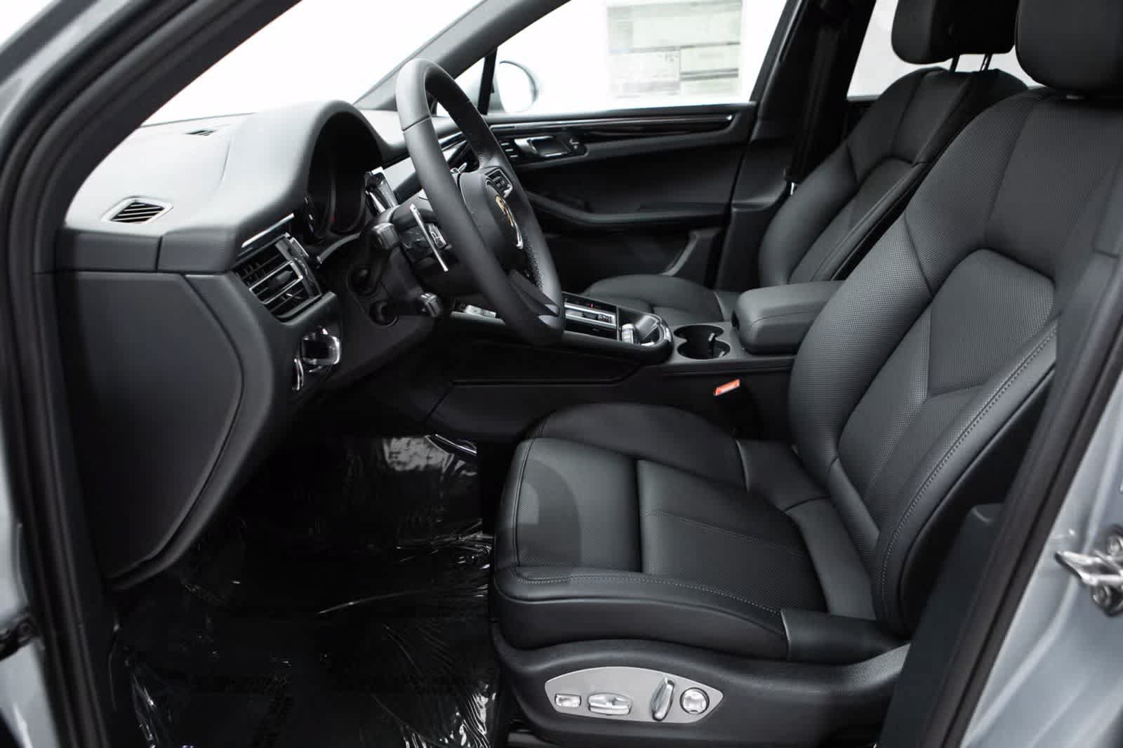 Certified 2026 Porsche Macan image 23