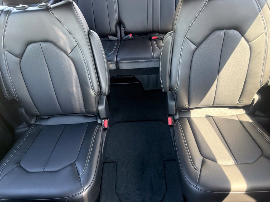 New 2027 Chrysler Pacifica Select w/ Family Tech Group FWD image 31