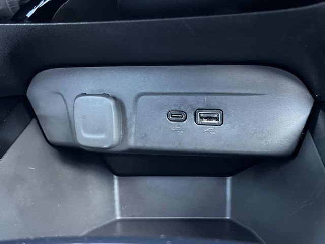 Certified 2025 Chevrolet Trax LT w/ LT Convenience Package image 35